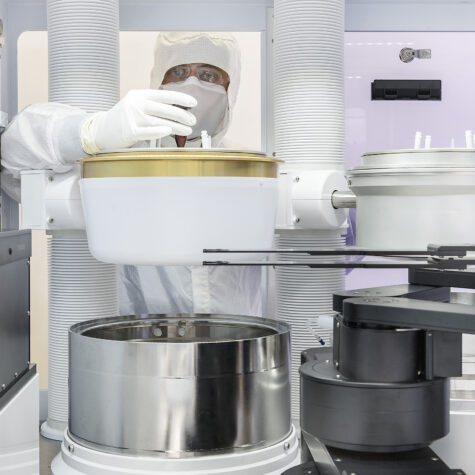 guy changing wafer sz SP4